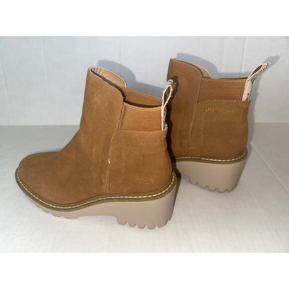 Nicole Miller Suede Brown Pocas Ankle Booties Boots Sz 7.5 Lug Platform 2.5 Heel - Picture 2 of 7